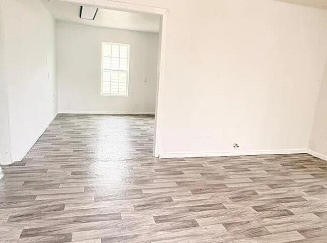 Building Photo - 335 Delaware St