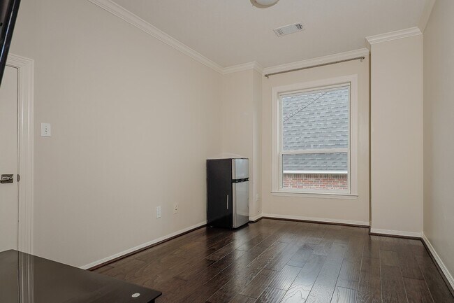 Building Photo - 14 Graceful Elm Ct