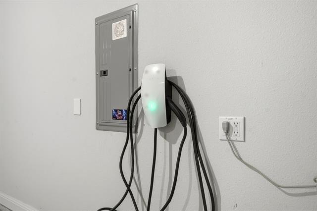 Building Photo - 500 Portina Dr