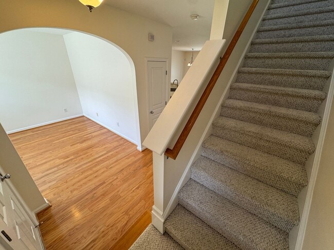 Building Photo - Spacious South Durham Townhouse!