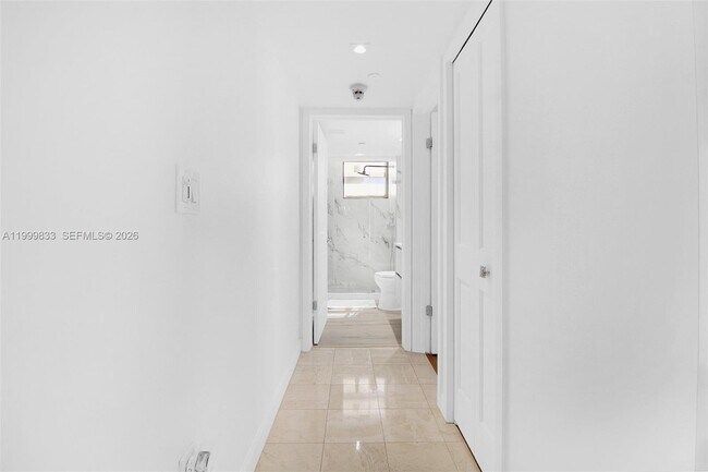 Building Photo - 5757 Collins Ave