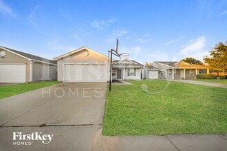 Building Photo - 1009 SW 153rd St