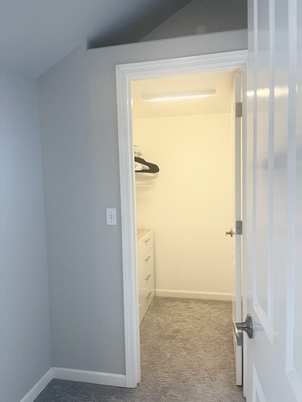 Building Photo - 3619 Phinney Ave N