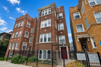 Building Photo - 4925 N Albany Ave
