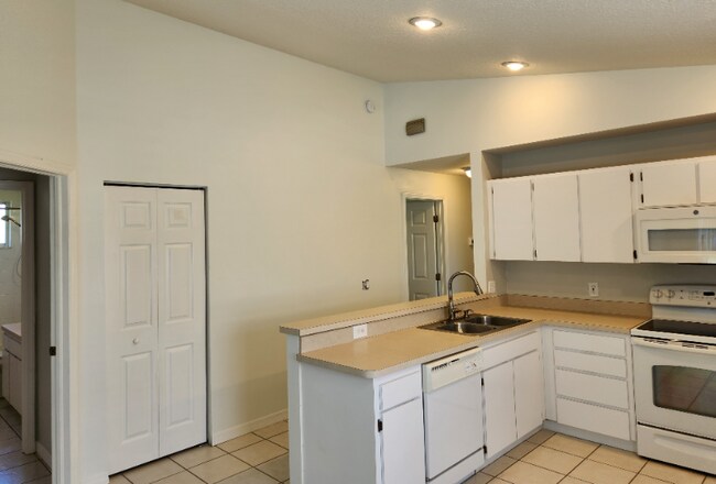 Building Photo - 22141 Breaker Point Ln