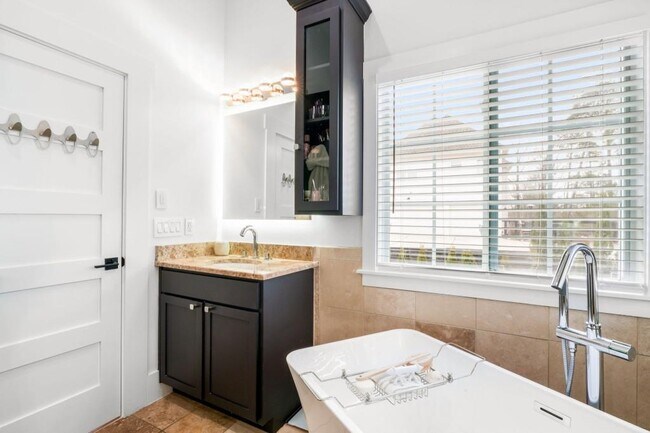 Building Photo - 1046 Wiley Bridge Rd