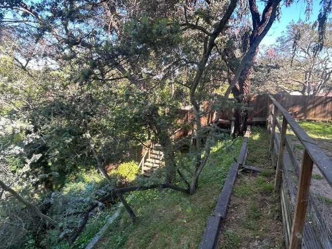 Building Photo - 142 Pine Canyon Rd