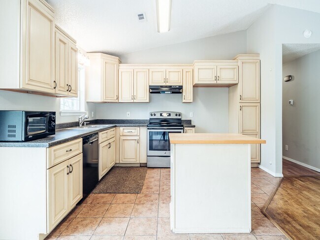 Building Photo - 7 Claypole Ln