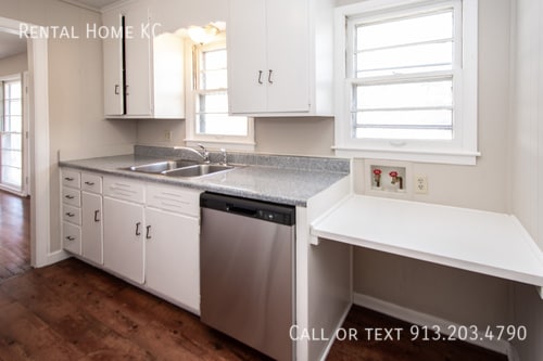 Building Photo - 9427 Gillette St