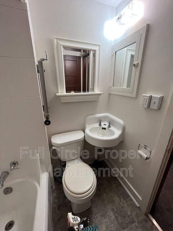 Building Photo - 2419 F St