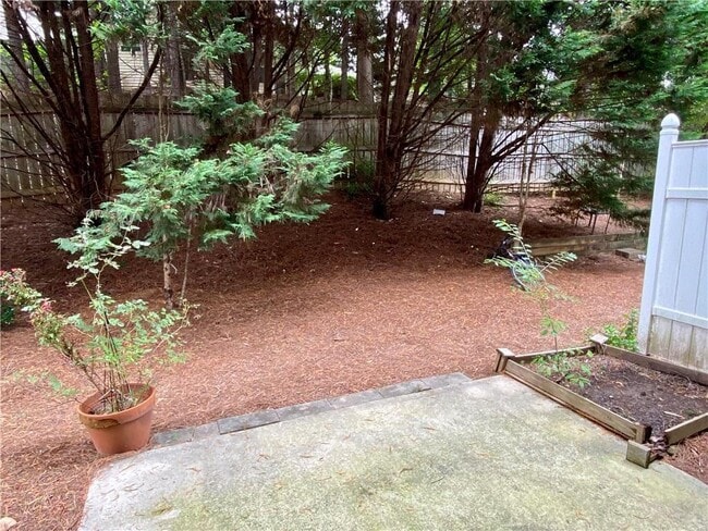 Building Photo - 1214 Harris Commons Pl