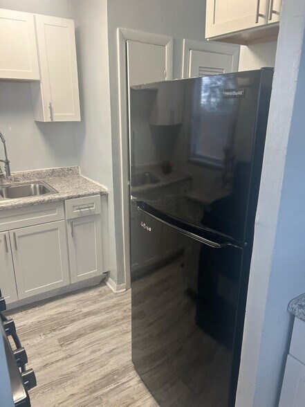 Building Photo - 4420 E 154th St