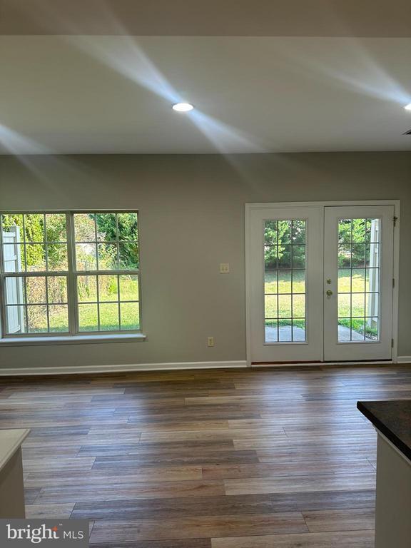 Building Photo - 250 Meriweather Dr