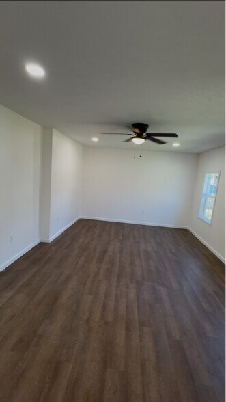 Building Photo - 113 Sanford St