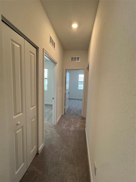 Building Photo - 655 SE Lk Fls St