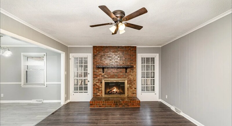 Building Photo - 4815 Carriage Dr Cir