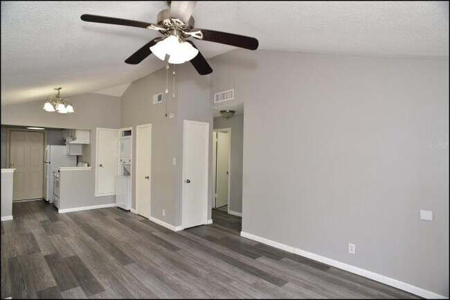 Building Photo - 2 bedroom in El Paso TX 79907