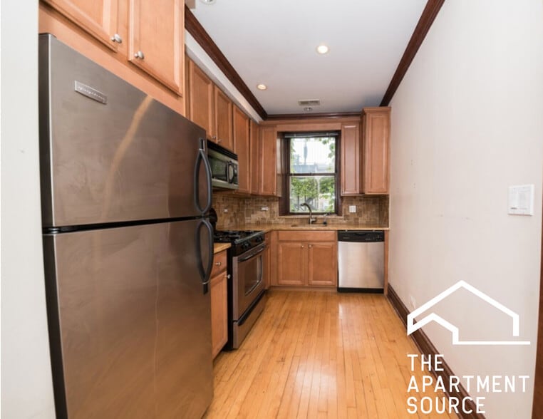 Building Photo - 2920 W Cullom Ave