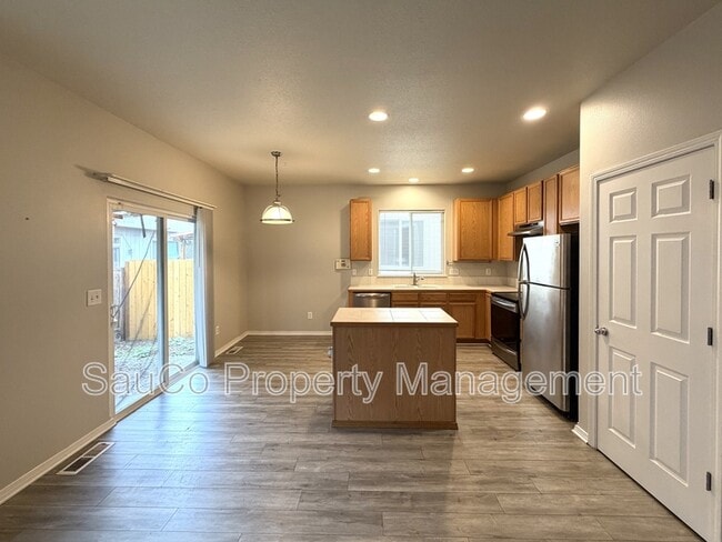 Building Photo - 4258 SE Maya Ct