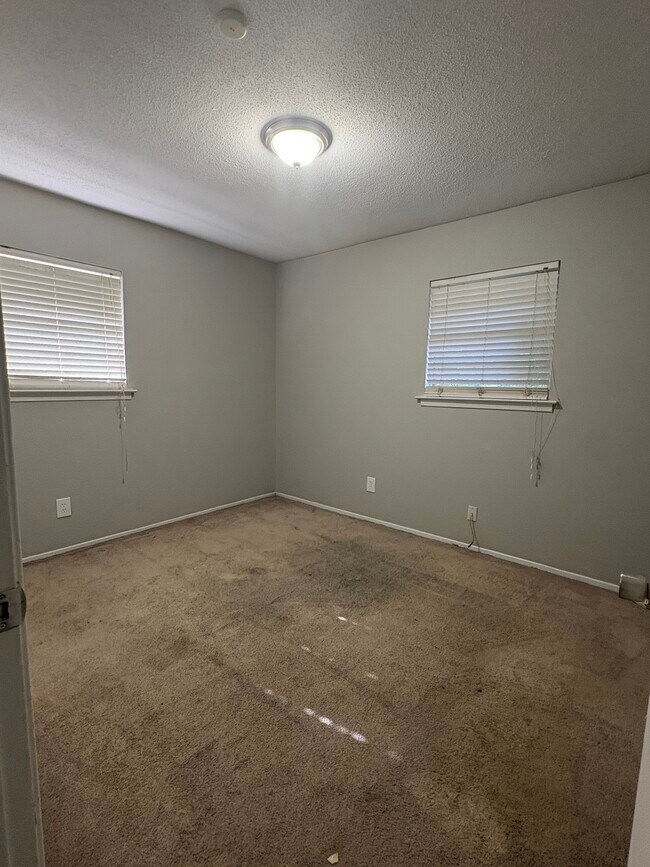Building Photo - 3264 Hackberry Ln