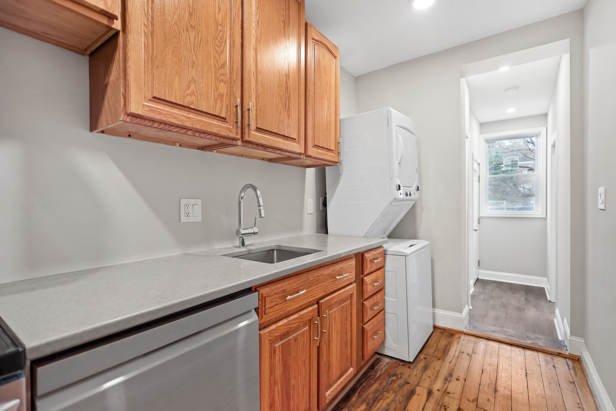 Building Photo - 1614 21st Pl SE