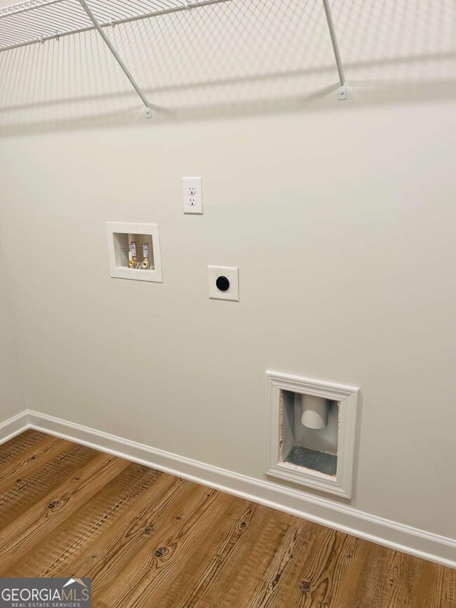 Building Photo - 160 Founders Dr