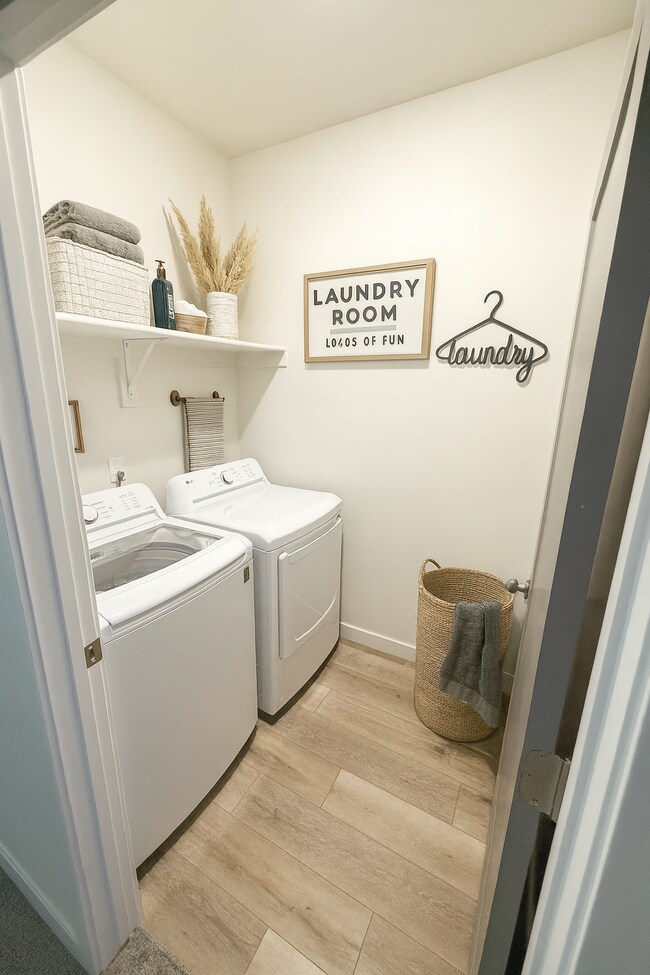 Building Photo - 652 E 12225 S