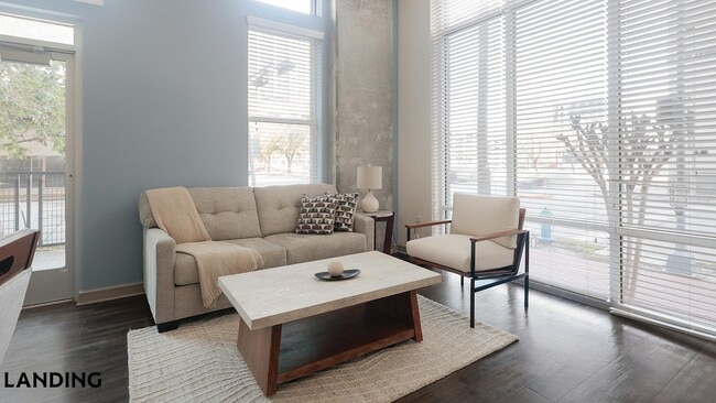 Building Photo - 1711 Caroline St