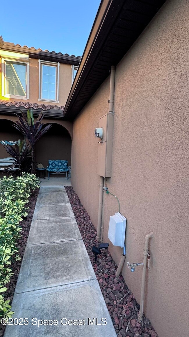 Building Photo - 759 Simeon Dr