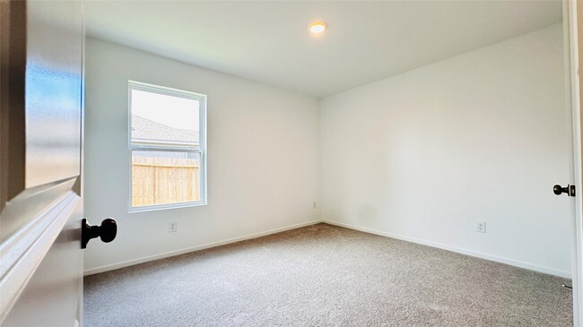 Building Photo - 113 Lisa Marie Dr