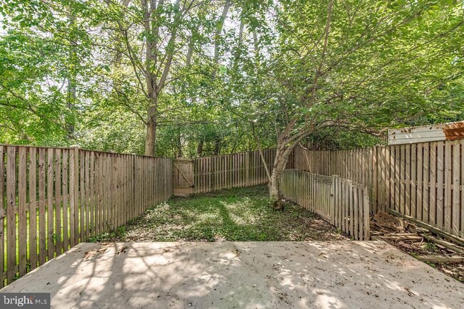 Building Photo - 3025 Ellenwood Dr