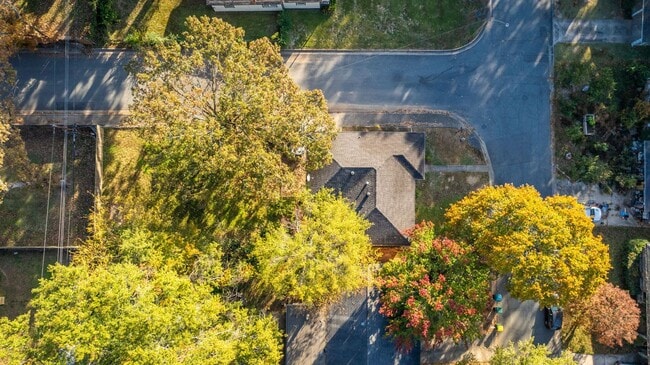 Building Photo - Midtown 3BR Near UAMS w/ Hardwoods, W/D, & Fenced Yard