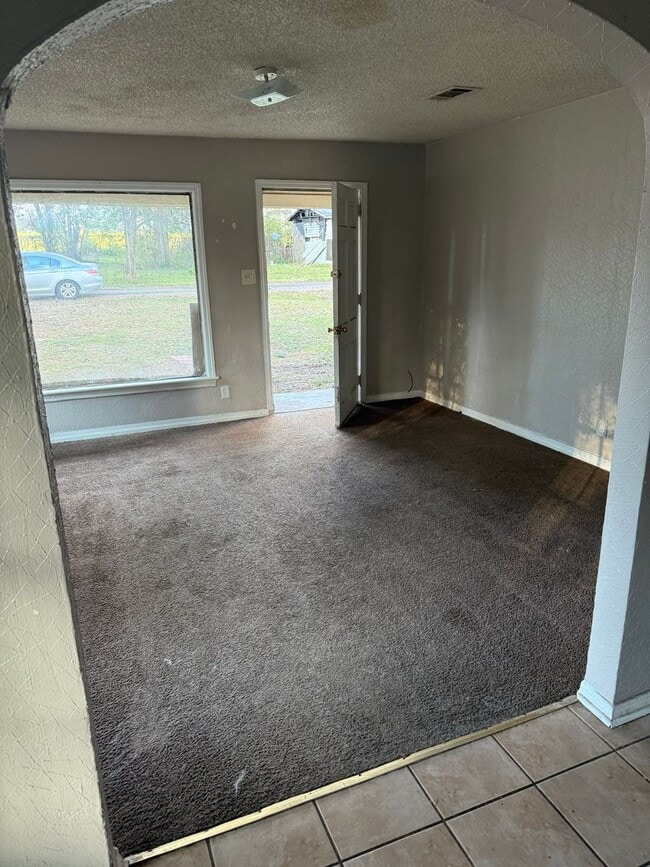 Building Photo - 3453 Desoto St