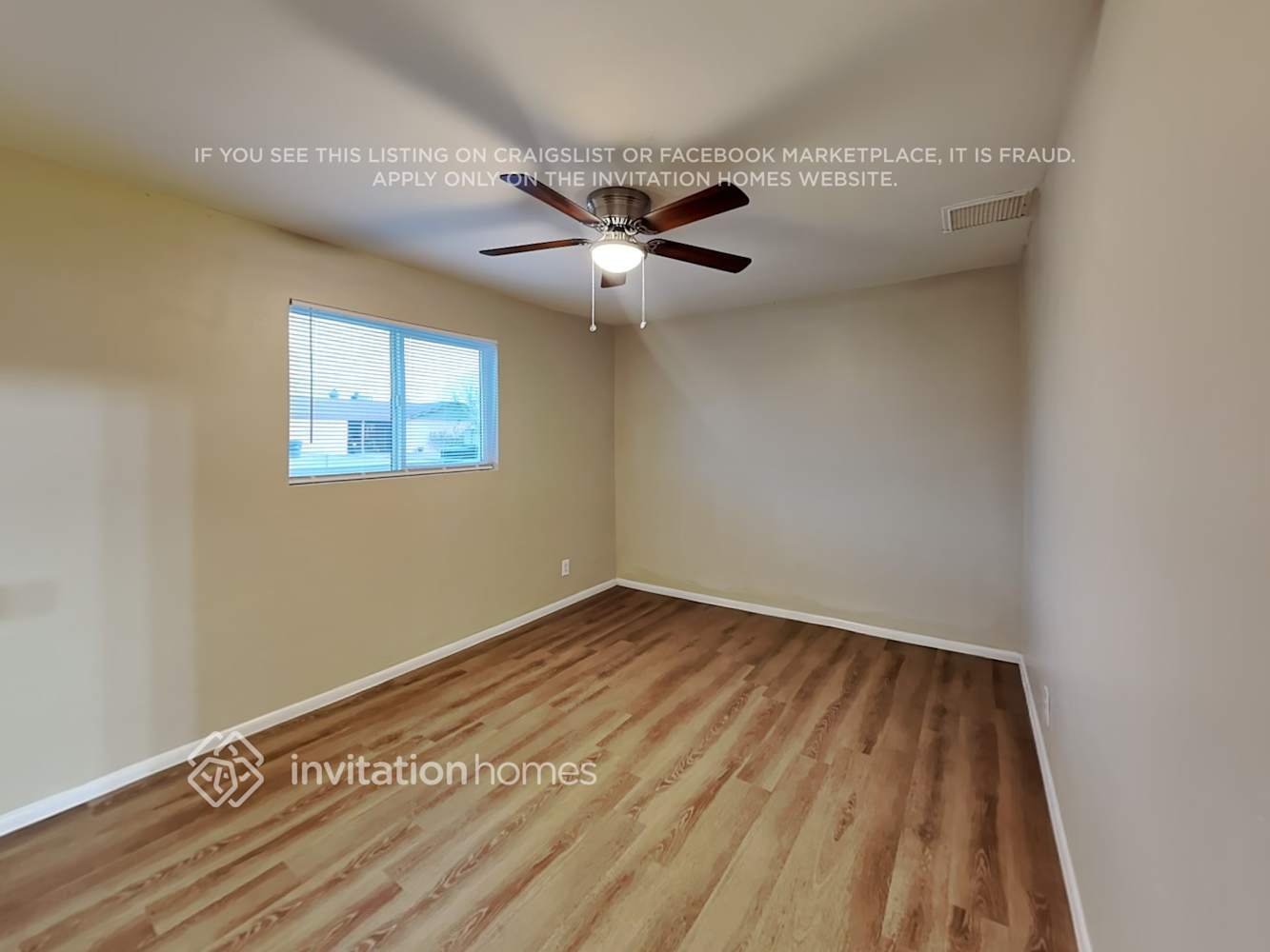 Building Photo - 1816 S Parkside Dr