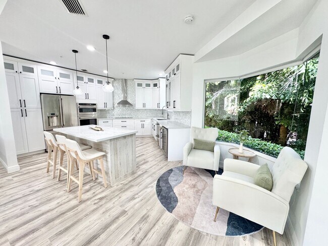 Building Photo - ** COLONADE ** PARK SHORE ** MOORINGS ** 3...