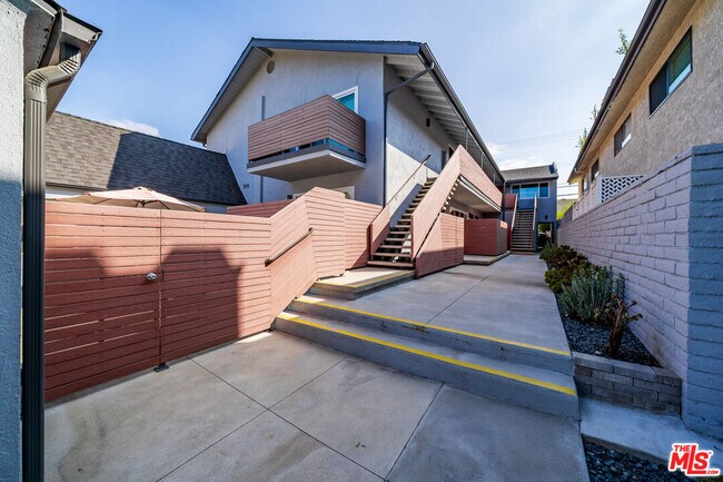 Building Photo - 1116 San Rafael Ave