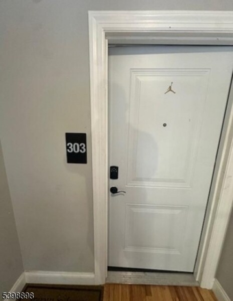 Primary Photo - 474 10th Ave