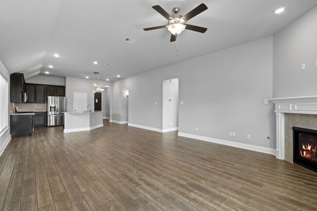 Building Photo - 15323 Holloway Hls Trl