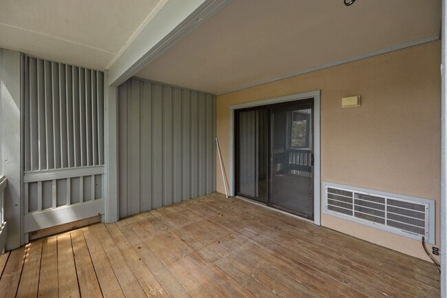 Building Photo - Water Views 2BR/2BA Open & Airy Condo Fair...