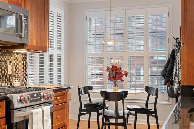 Building Photo - 1008 Portland Ave