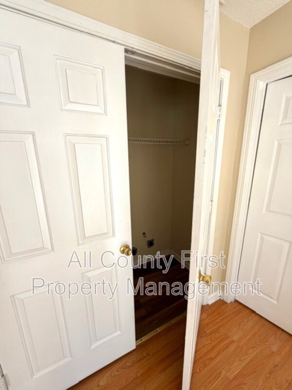 Building Photo - 2237 Hidden Creek Dr