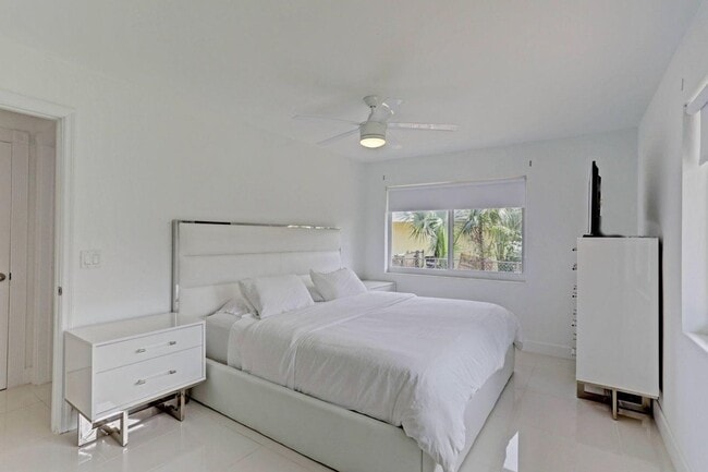 Building Photo - 7115 Venetian Way