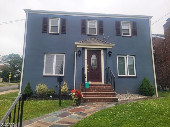 Building Photo - 136 Belmohr St