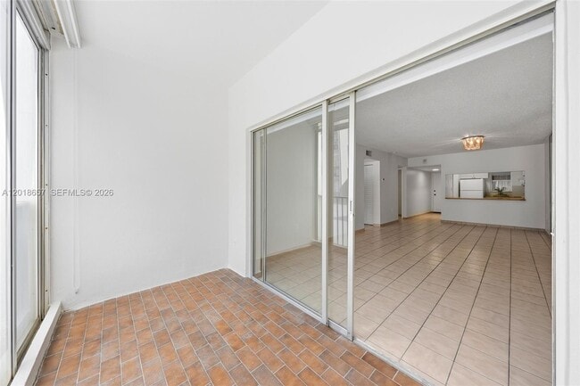 Building Photo - 305 W 68th St