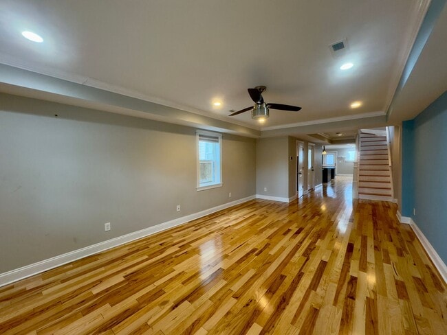 Building Photo - Charming 3 Bedroom/2.5 Bathroom Duplex in Hampden!