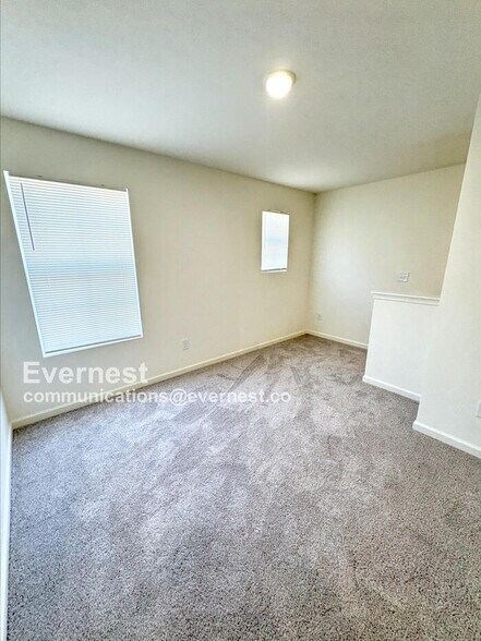 Building Photo - 137 Flowering Cherry St