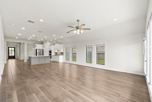 Building Photo - 15818 Weston Ridge Dr