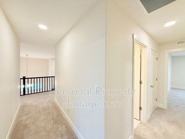 Building Photo - 8105 NE 167th Ave