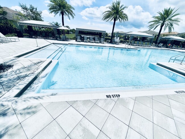 Building Photo - 15371 Green River Ct