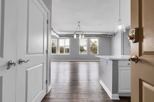 Building Photo - $1,880 - 1 Bed, 1 Bath Condo in Denver in ...